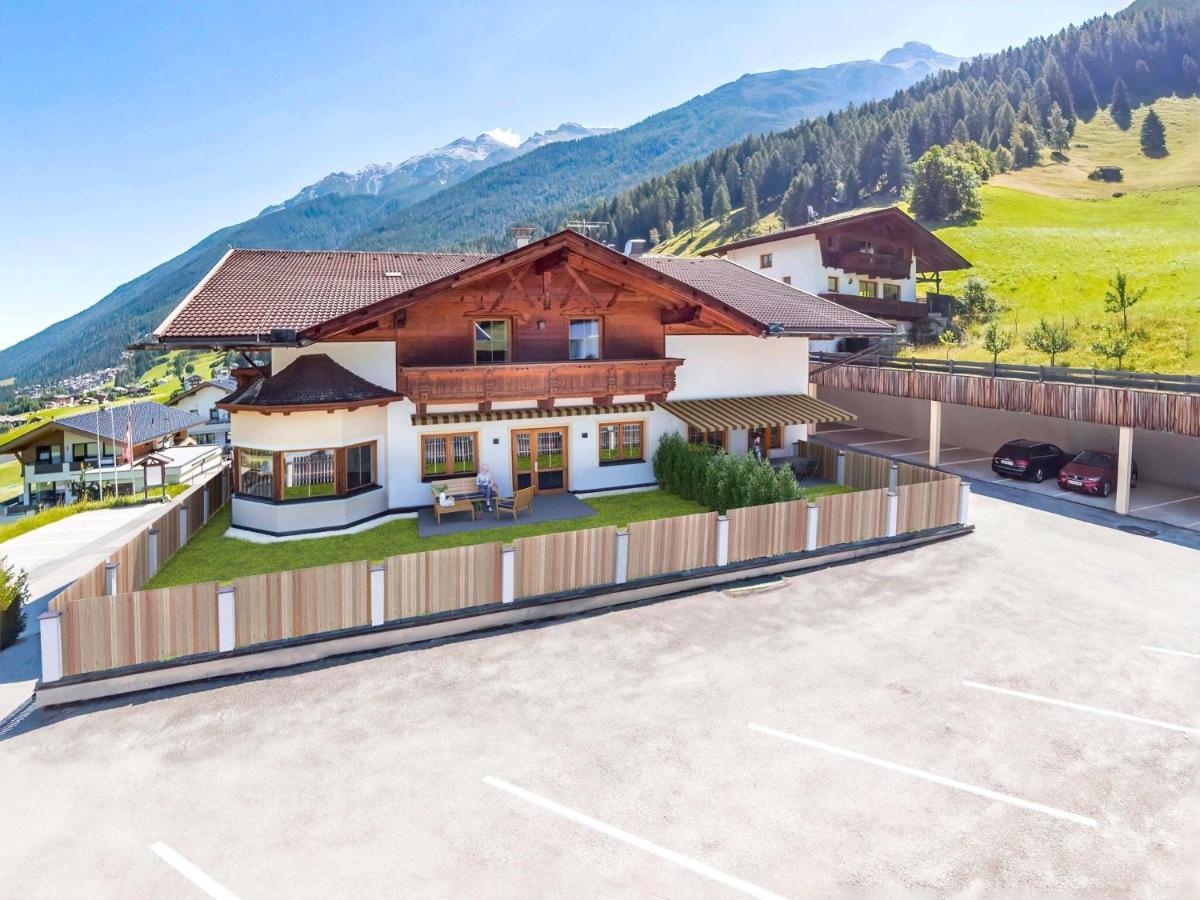 Ideal Apartment In Stubaital With Balcony Neustift im Stubaital Eksteriør bilde